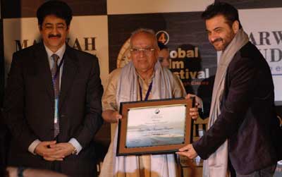 Life time achievement award to Late Shri Surender Kapoor