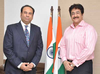 Sandeep Marwah Presented E&M Charter To PHD President