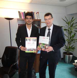 CEO Asian Education Group visits University of Central Lancashire, UK