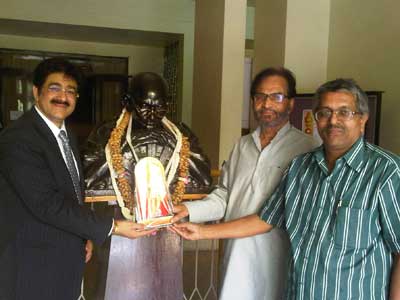 Sandeep Marwah Honored With Mahatma Gandhi Award