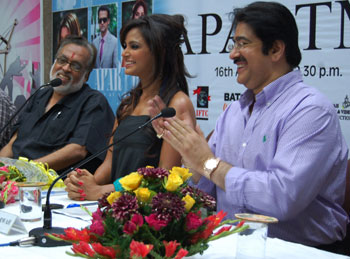 Jag Mundhra’s Team of Apartment at Marwah Studios