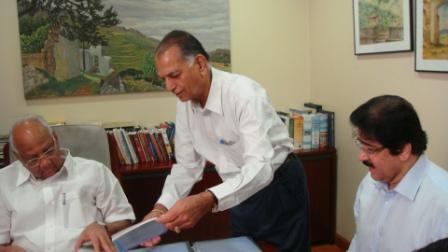 WPDRF Delegation Called on Sharad Pawar For Blessings