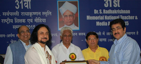 Sandeep Marwah Honored on Teacher”s Day