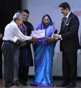 Sandeep Marwah Presenting NAI Awards