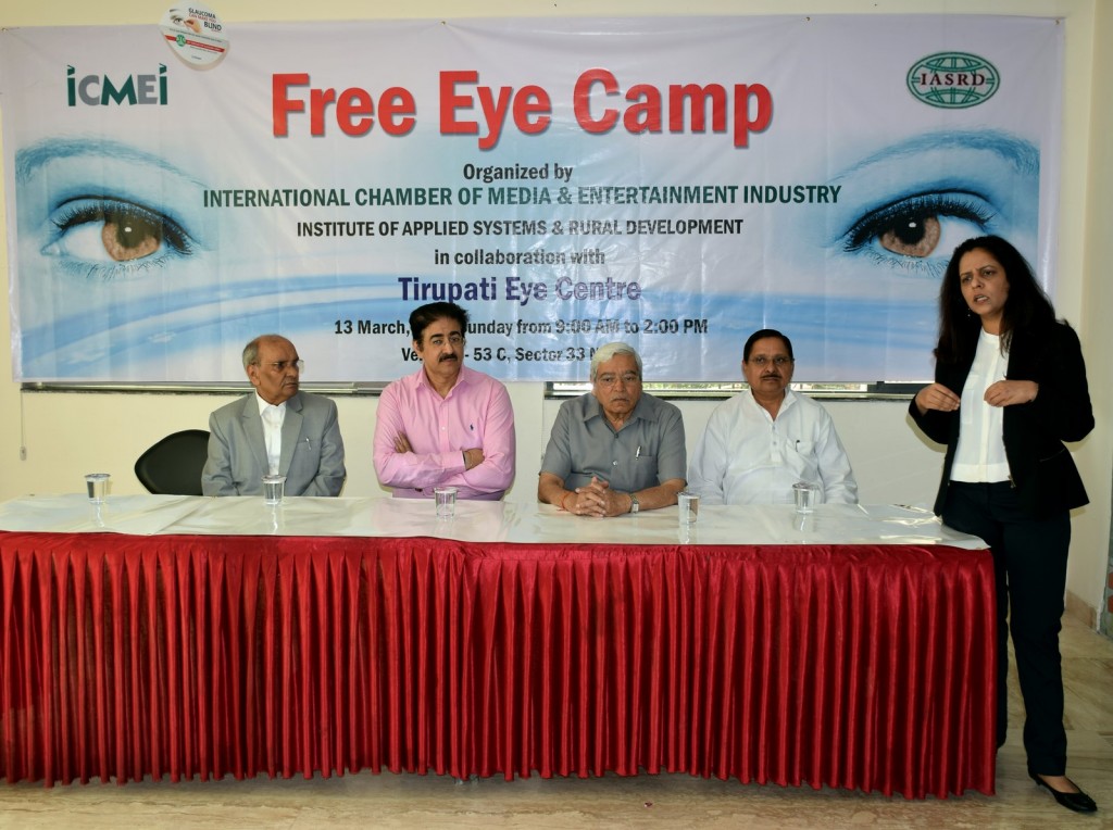 Sandeep Marwah Inaugurated Free Eye Camp at Noida