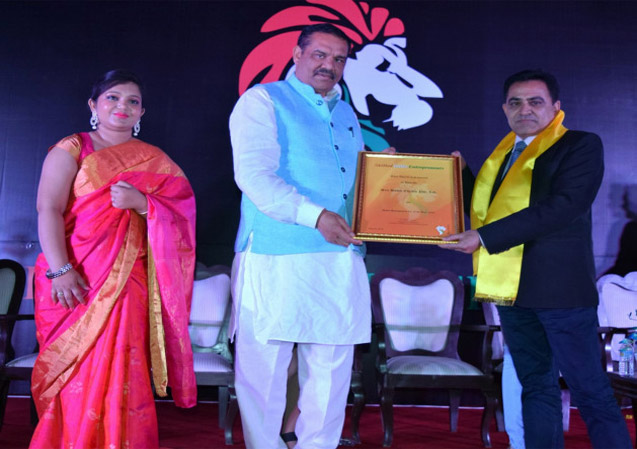 Sandeep Marwah Honored for Skill Development in India for 23 Years