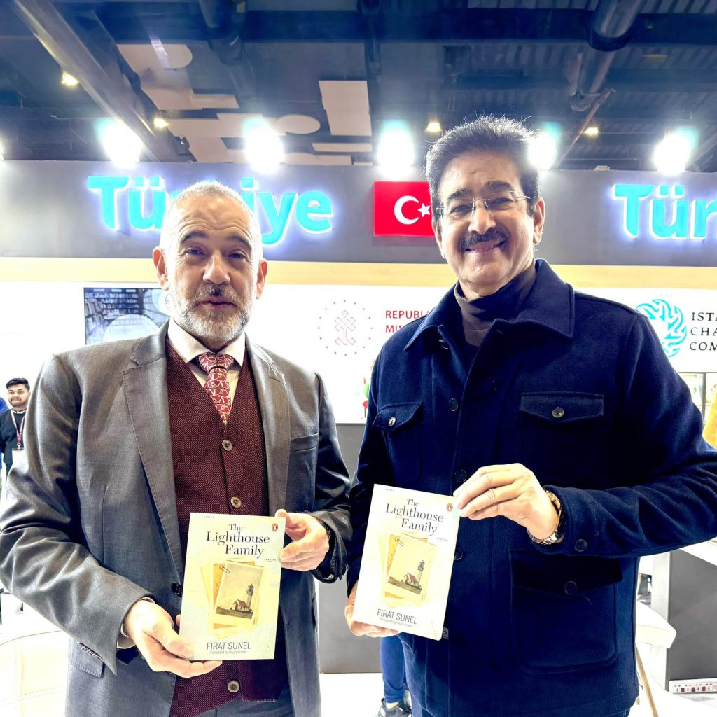 Sandeep Marwah Highlights Ambassador Firat Sunel’s Latest Book at Books Exhibition