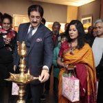 Sandeep Marwah Appreciates the Art Show at India Habitat Centre