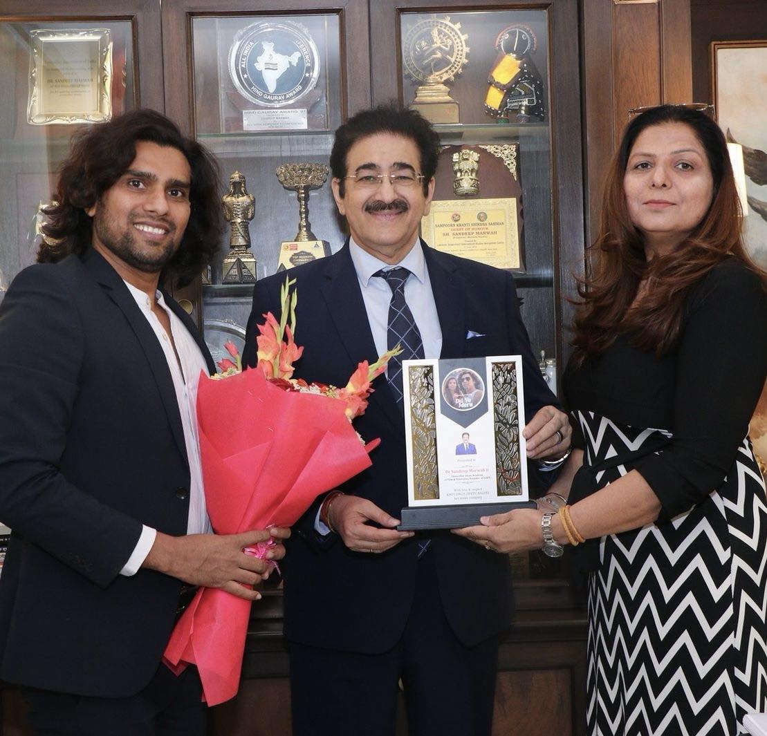 Dr. Sandeep Marwah Honoured by Renowned Music Company for Championing Indian Art, Culture, and Music Globally