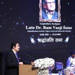 Dr. Sandeep Marwah Pays Emotional Tribute to Padma Bhushan Dr. Ram V. Sutar Ji at Shradhanjali Sabha